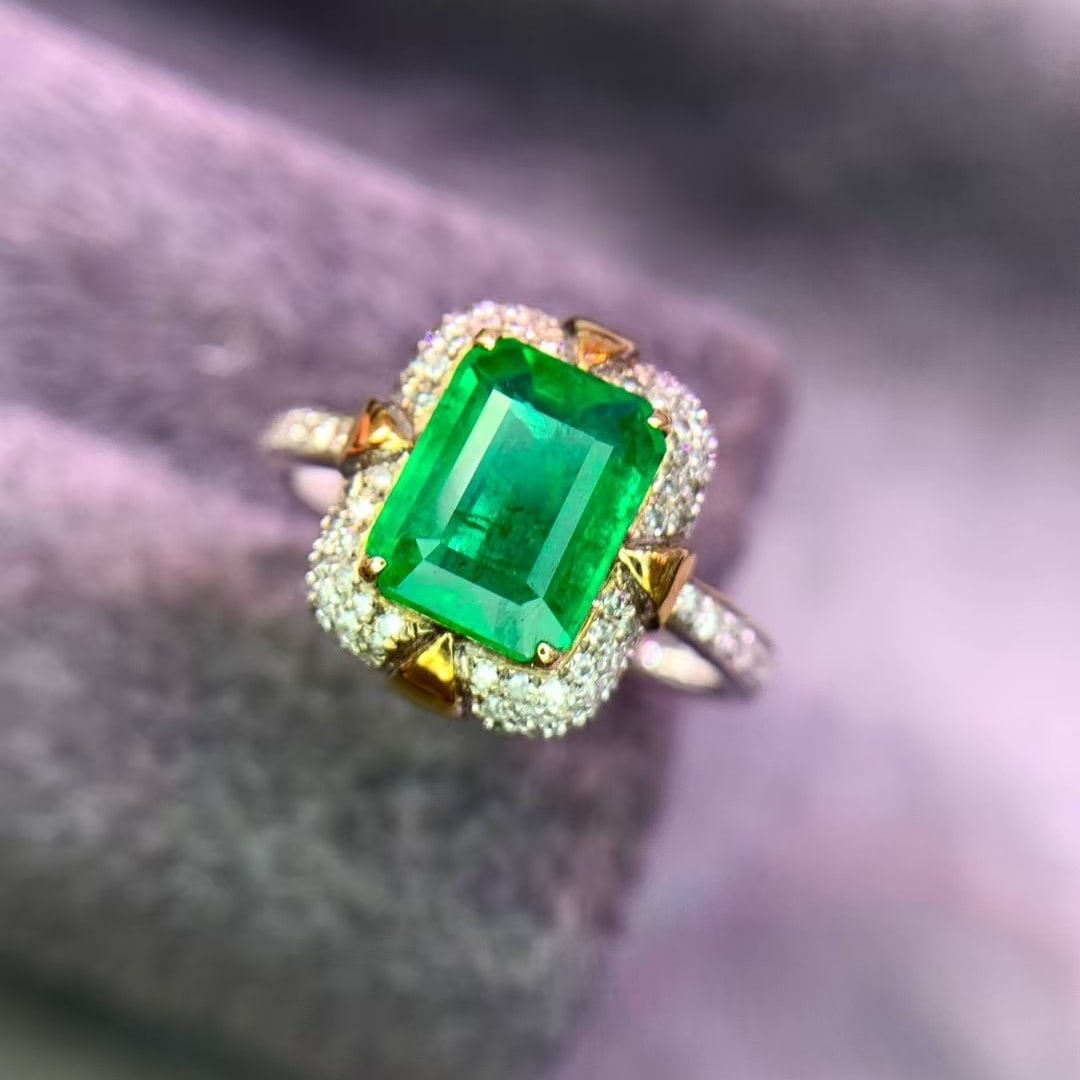 14k Gold 2.26 Ctw Vivid Green Natural Emerald & Diamond Ring - 2