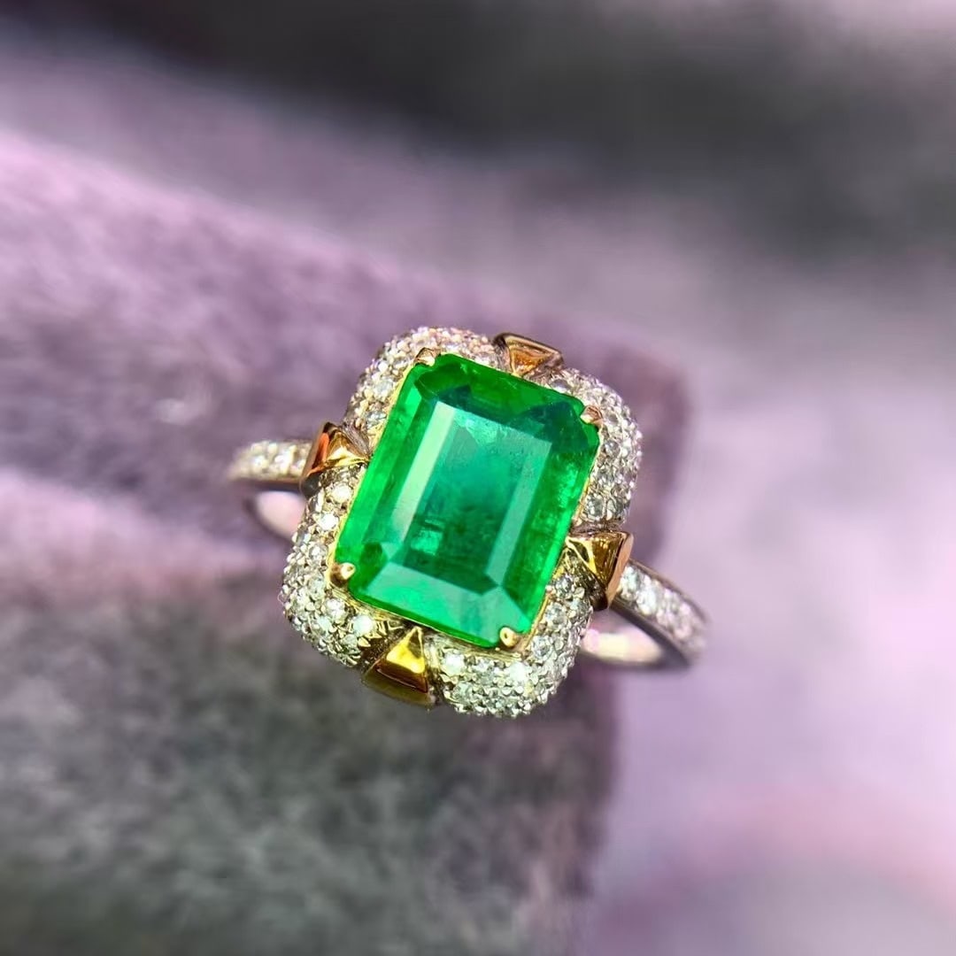 14k Gold 2.26 Ctw Vivid Green Natural Emerald & Diamond Ring - 3