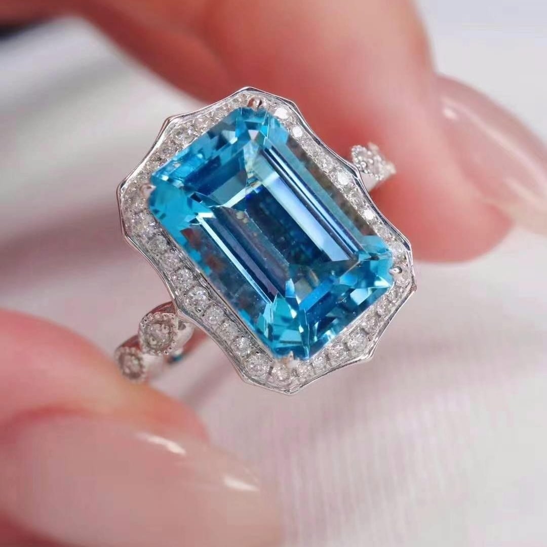 14k Gold 4.04 Ctw Natural Aquamarine & Diamond Ring (1 of 6)