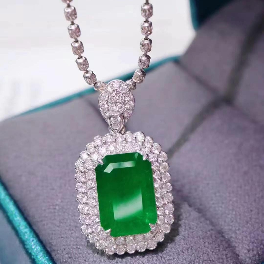 14k Gold 3.78 Ctw Vivid Green Natural Emerald & Diamond Pendant( Without Chain ) - 3