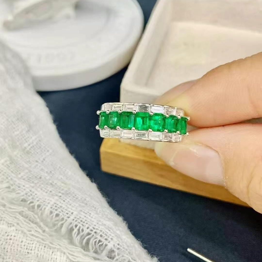 14k Gold 1.85 Ctw Vivid Green Natural Emerald & Diamond Ring - 2
