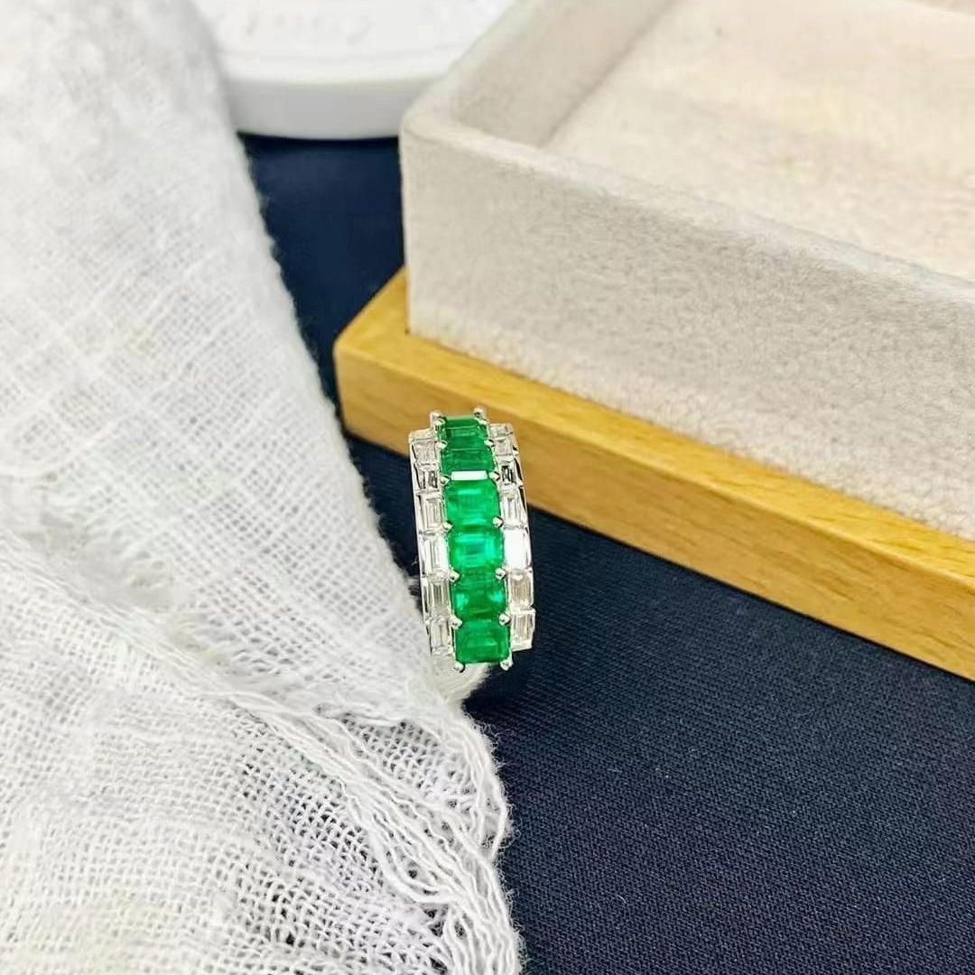 14k Gold 1.85 Ctw Vivid Green Natural Emerald & Diamond Ring - 3