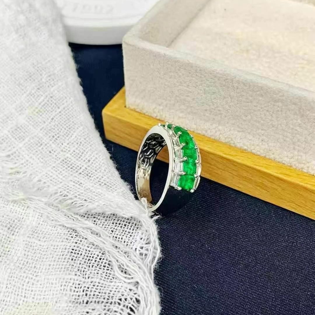 14k Gold 1.85 Ctw Vivid Green Natural Emerald & Diamond Ring - 4