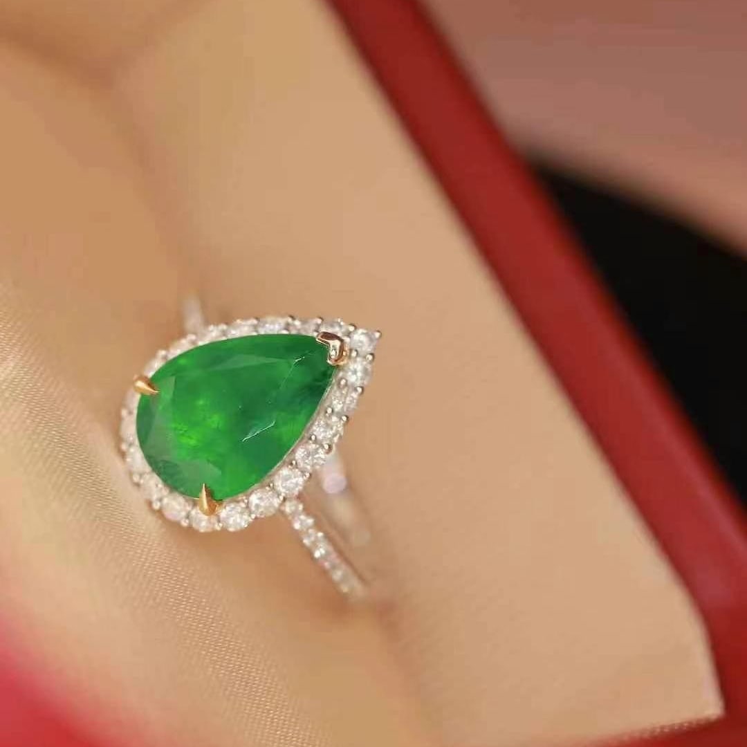 14k Gold 2.85 Ctw Vivid Green Natural Emerald & Diamond Ring - 4
