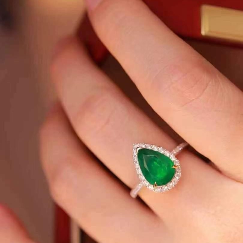 14k Gold 2.85 Ctw Vivid Green Natural Emerald & Diamond Ring - 5