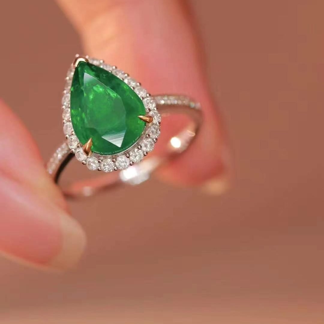 14k Gold 2.85 Ctw Vivid Green Natural Emerald & Diamond Ring - 6