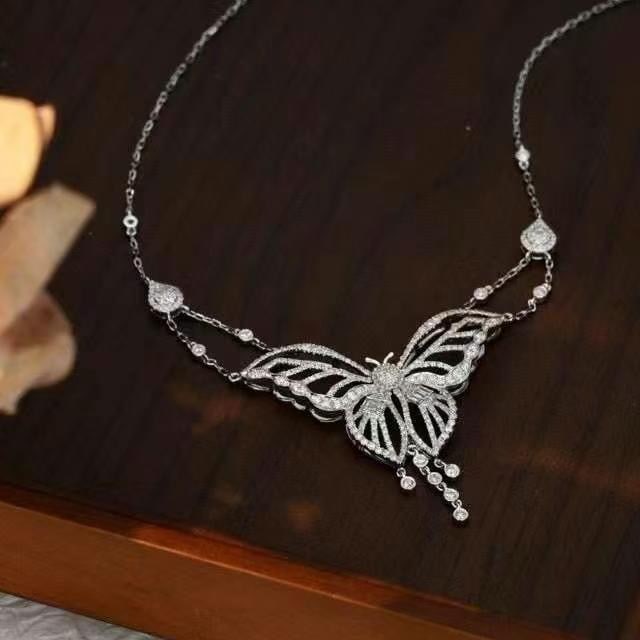 14k Gold 1.20 Ct Natural H Diamond Necklace: Ref:230993155 // gold content:14k gold // main gemstone:diamond // shape:multiply // carat weight:1. 20ct // clarity grade:vs-si // color:h // treatment:natural // Low Estimate: 5700 Condition: New Hi