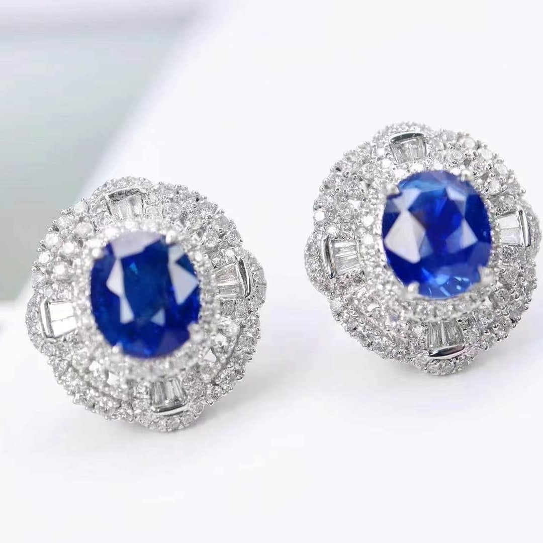 14k Gold 4.49 Ctw Natural Sapphire & Diamond Earrings: Ref:230993160 // gold content:14k gold // main gemstone:sapphire // shape:oval // carat weight:3. 6ct // color:royal blue // treatment:natural // // adjacent gemstone 2 : diamond // shape:multiply // 