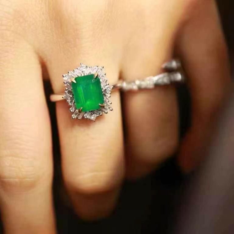 14k Gold 2.33 Ctw Vivid Green Natural Emerald & Diamond Ring - 2