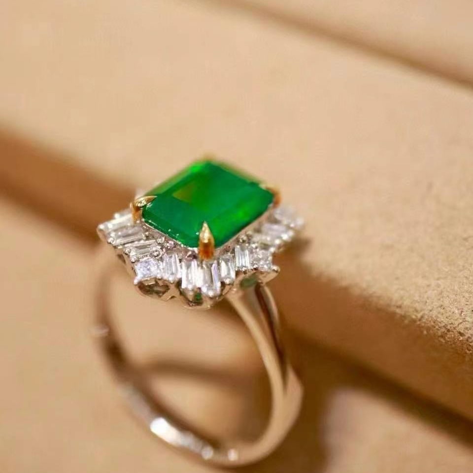 14k Gold 2.33 Ctw Vivid Green Natural Emerald & Diamond Ring - 6