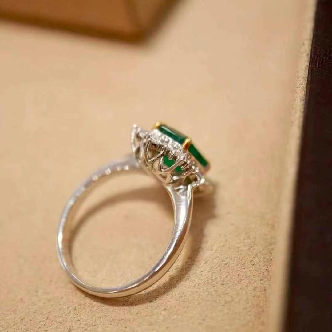 14k Gold 2.33 Ctw Vivid Green Natural Emerald & Diamond Ring - 9