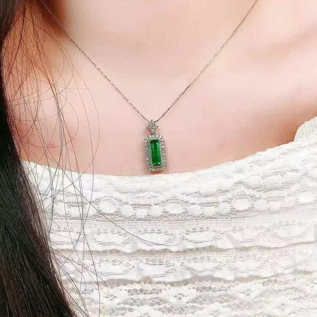 14k Gold 1.68 Ctw Vivid Green Natural Emerald & Diamond Pendant( Without Chain ) - 3
