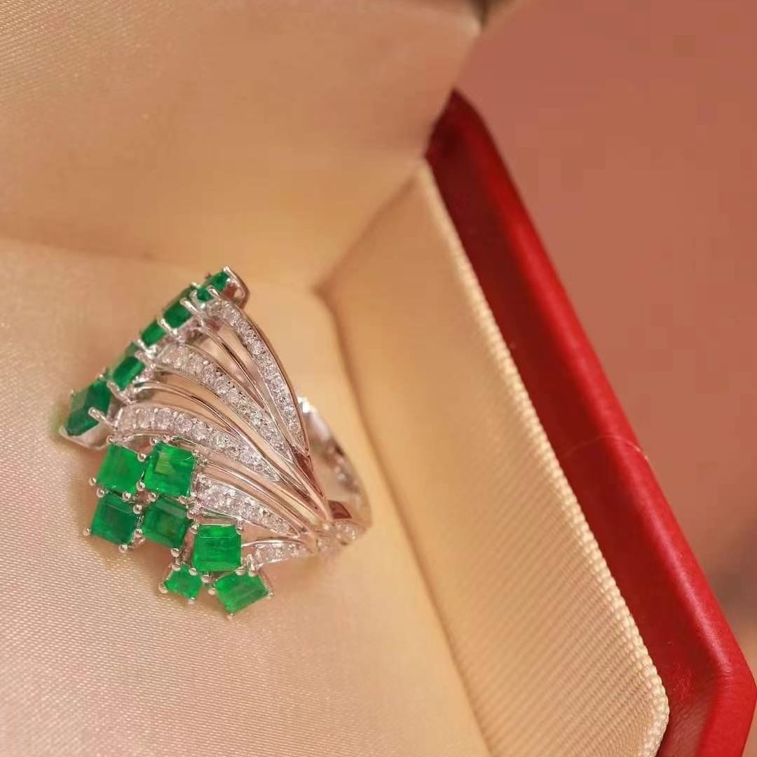 14k Gold 2.18 Ctw Vivid Green Natural Emerald & Diamond Ring - 8