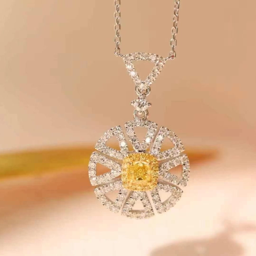 14k Gold 0.74 Ct Natural Color Diamond Necklace: Ref:230993176 // gold content:14k gold // main gemstone:diamond // shape:multiply // carat weight:0. 74ct // clarity grade:vs-si // color:color // treatment:natural // Low Estimate: 4800 Condition: