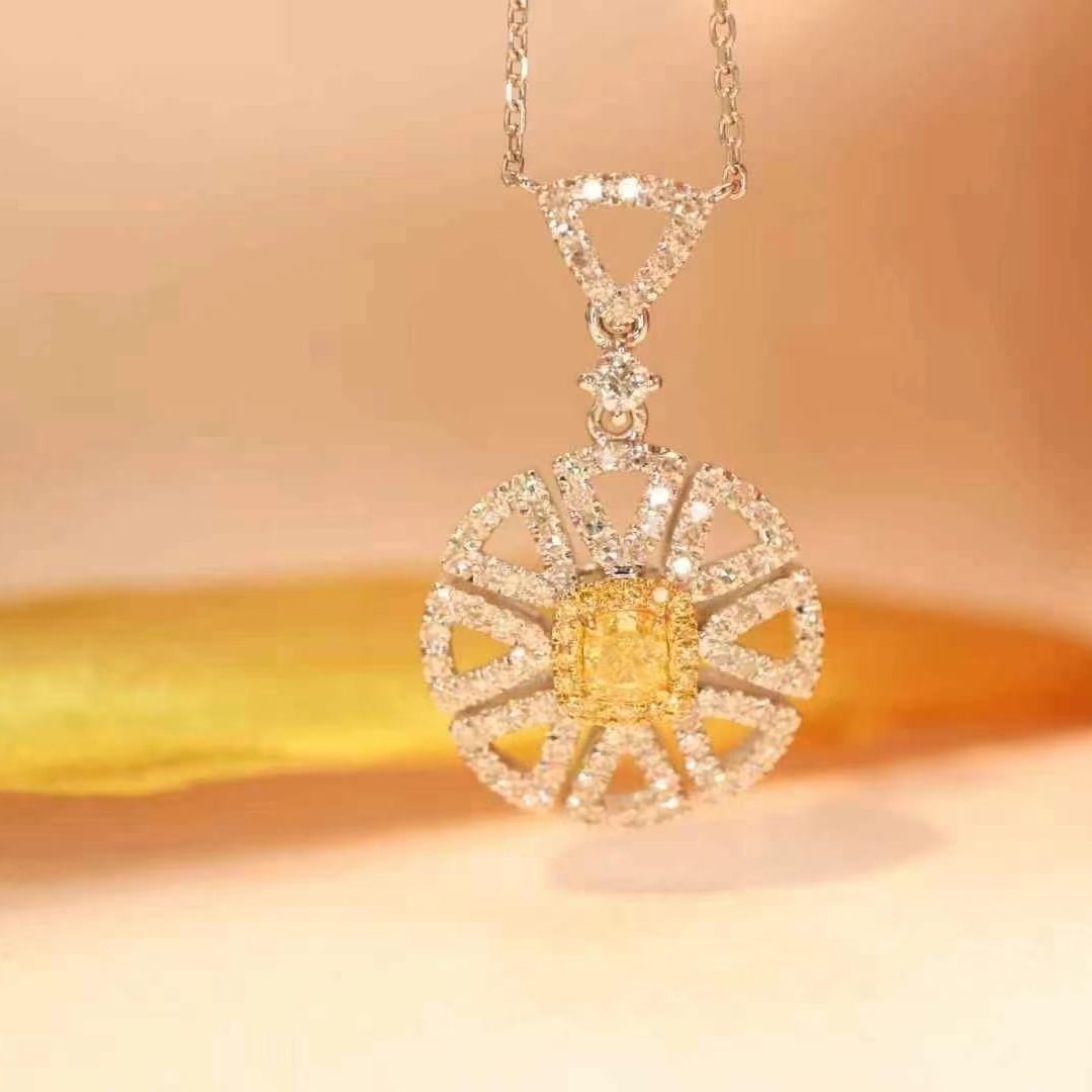 14k Gold 0.74 Ct Natural Color Diamond Necklace - 2
