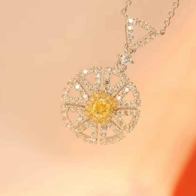 14k Gold 0.74 Ct Natural Color Diamond Necklace - 8