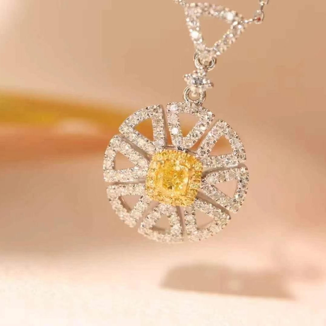 14k Gold 0.74 Ct Natural Color Diamond Necklace - 9