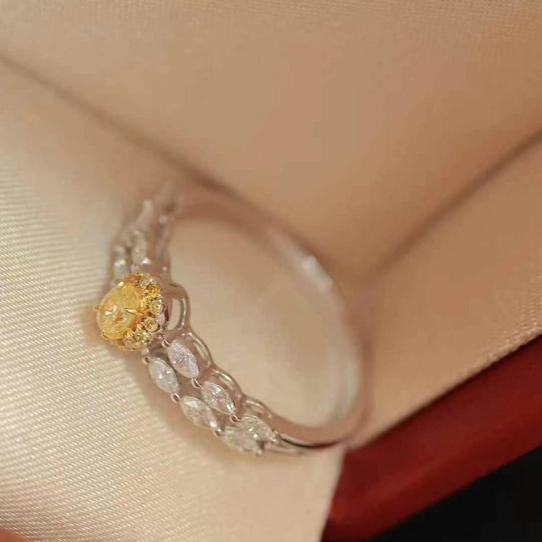 14k Gold 0.52 Ct Natural Color Diamond Ring - 6