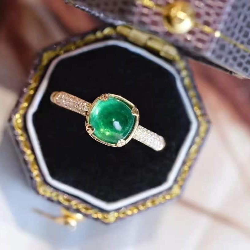 14k Gold 1.63 Ctw Natural Emerald & Diamond Ring: Ref:230993187 // gold content:14k gold // ring size:7. 25us // // main gemstone:emerald // shape:suger-loaf // carat weight:1. 5ct // color:green // treatment:natural // // adjacent gemstone 2 :