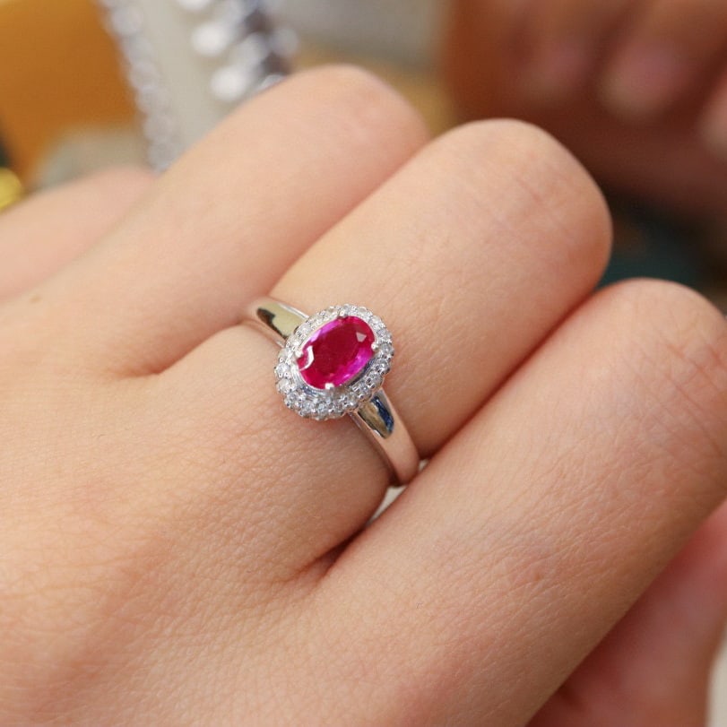 14k Gold 0.70 Ctw Natural Ruby & Diamond Ring - 6