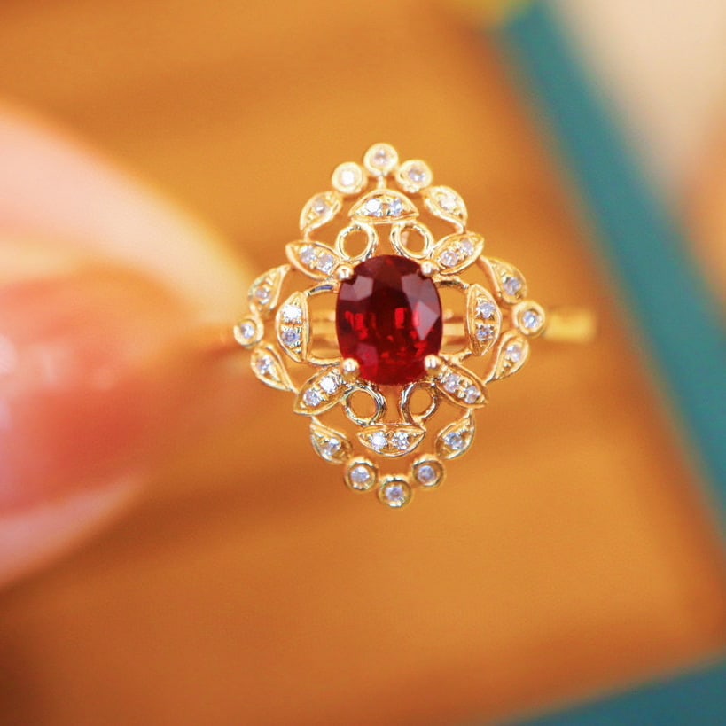 14k Gold 0.71 Ctw Natural Ruby & Diamond Ring: Ref:230993213 // gold content:14k gold // ring size:7. 25us // // main gemstone:ruby // shape:oval // carat weight:0. 62ct // color:pigeonblood red // treatment:natural // // adjacent gemstone 2 :