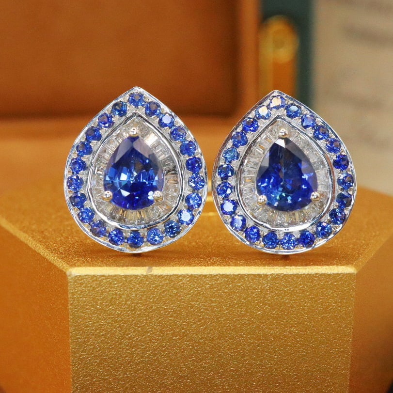 14k Gold 2.14 Ctw Natural Sapphire & Diamond Earrings: Ref:230993222 // gold content:14k gold // main gemstone:sapphire // shape:multiply // carat weight:1. 81ct // color:cornflower blue // treatment:natural // // adjacent gemstone 2 : diamond // number o