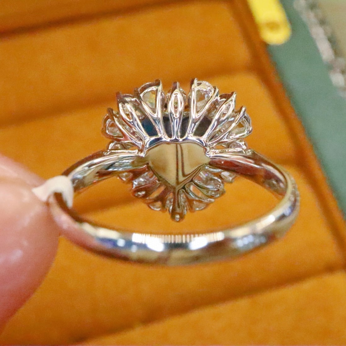 14k Gold 3.19 Ctw Natural Sapphire & Diamond Ring - 4