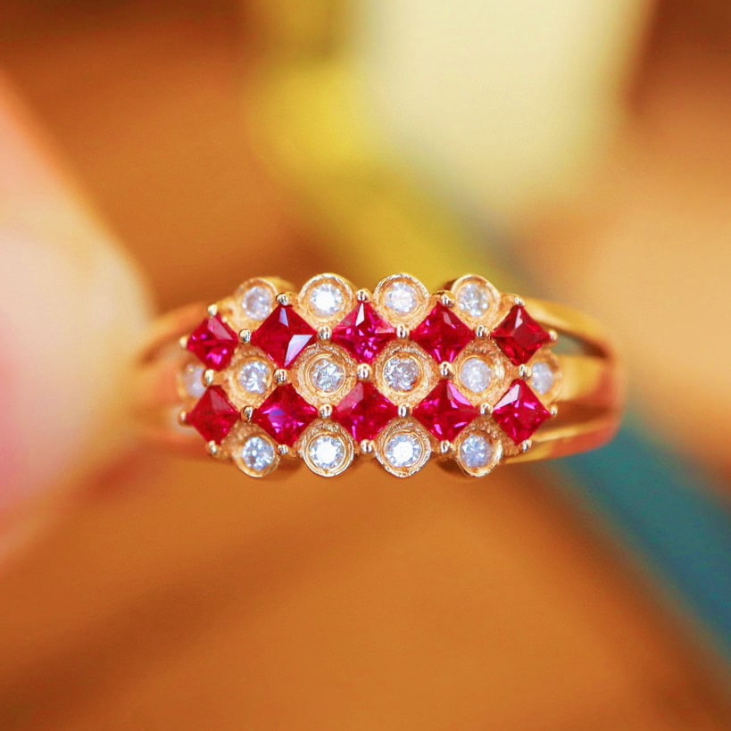 14k Gold 0.44 Ctw Natural Ruby & Diamond Ring: Ref:230993234 // gold content:14k gold // ring size:7. 25us // // main gemstone:ruby // shape:princess // carat weight:0. 30ct // color:red // treatment:natural // // adjacent gemstone 2 : diamond //
