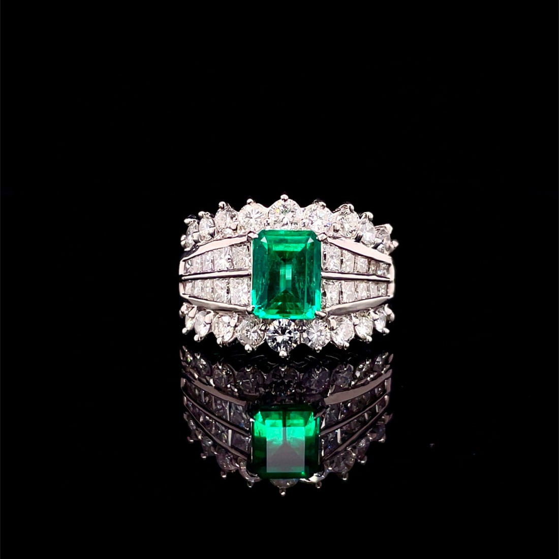 14k Gold 3.15 Ctw Vivid Green Natural Emerald & Diamond Ring: Ref:230994008 // gold content:14k gold // ring size:7. 25us // // main gemstone:emerald // shape:octagonal // carat weight:1. 43ct // color:vivid green // treatment:natural // // adjacent gemstone 2 :
