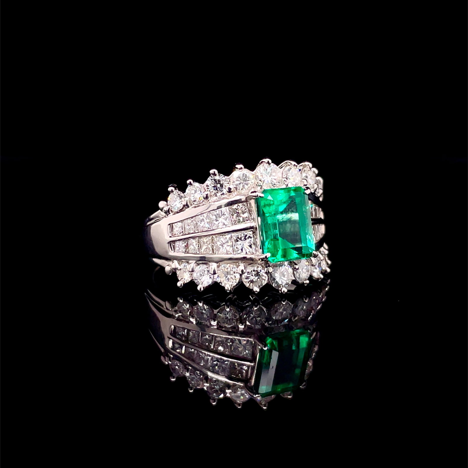 14k Gold 3.15 Ctw Vivid Green Natural Emerald & Diamond Ring - 2