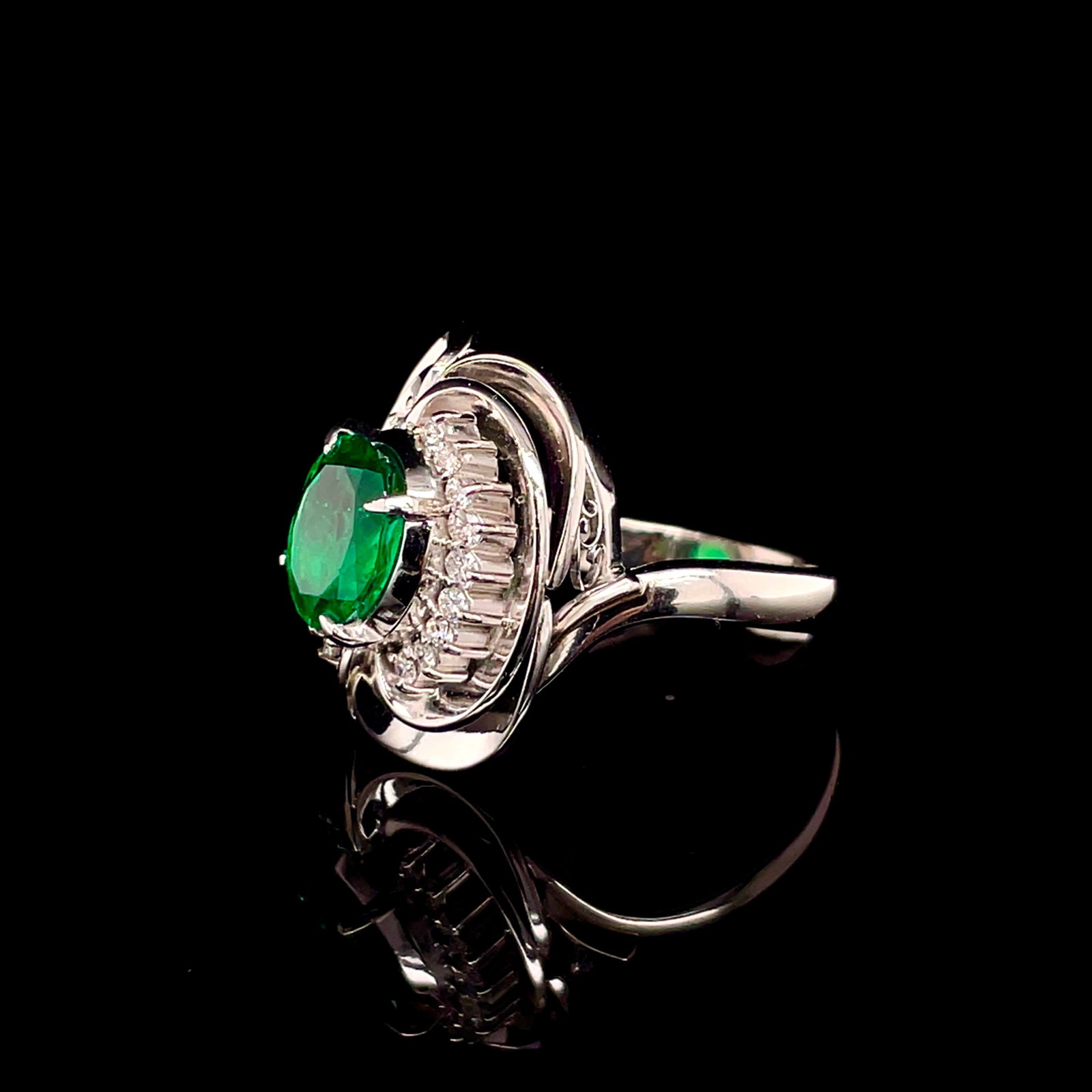 14k Gold 2.04 Ctw Vivid Green Natural Emerald & Diamond Ring - 4
