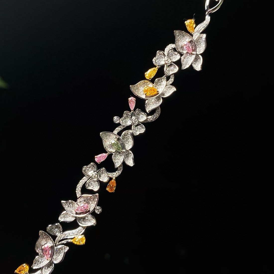 14k Gold 1.84 Ctw Natural Color Diamond & Diamond Bracelet: Ref:230994035 // gold content:14k gold // main gemstone:color diamond // shape:pear // carat weight:0. 97ct // color:color // treatment:natural // // adjacent gemstone 2 : diamond // shape:round //