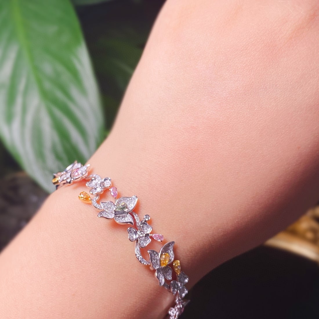 14k Gold 1.84 Ctw Natural Color Diamond & Diamond Bracelet - 4