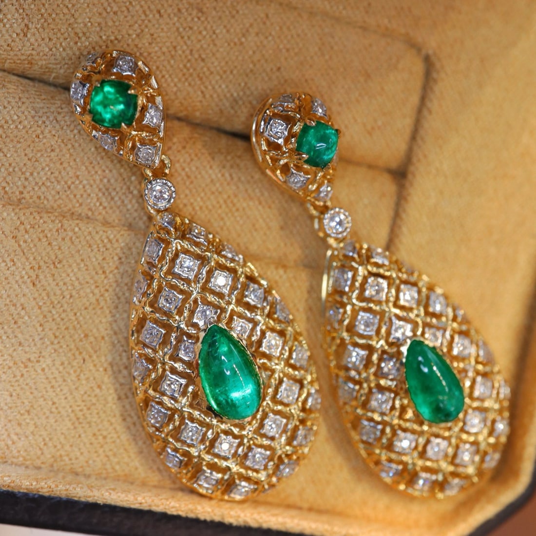 14k Gold 2.00 Ctw Natural Emerald & Diamond Earrings - 3