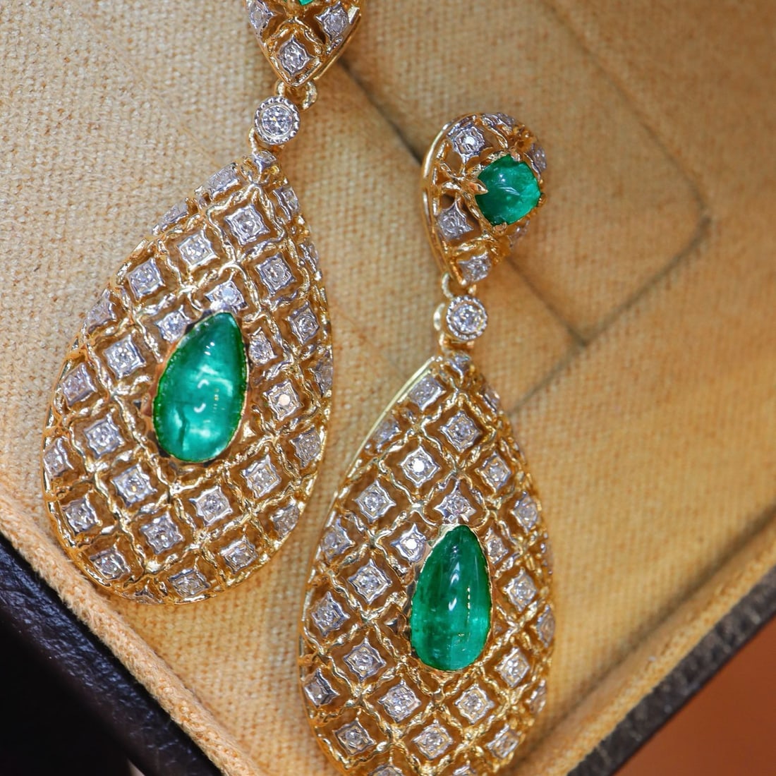 14k Gold 2.00 Ctw Natural Emerald & Diamond Earrings - 4
