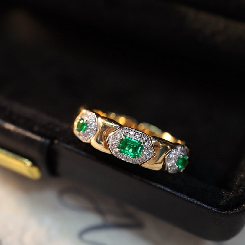 14k Gold 0.38 Ctw Natural Emerald & Diamond Ring (1 of 7)