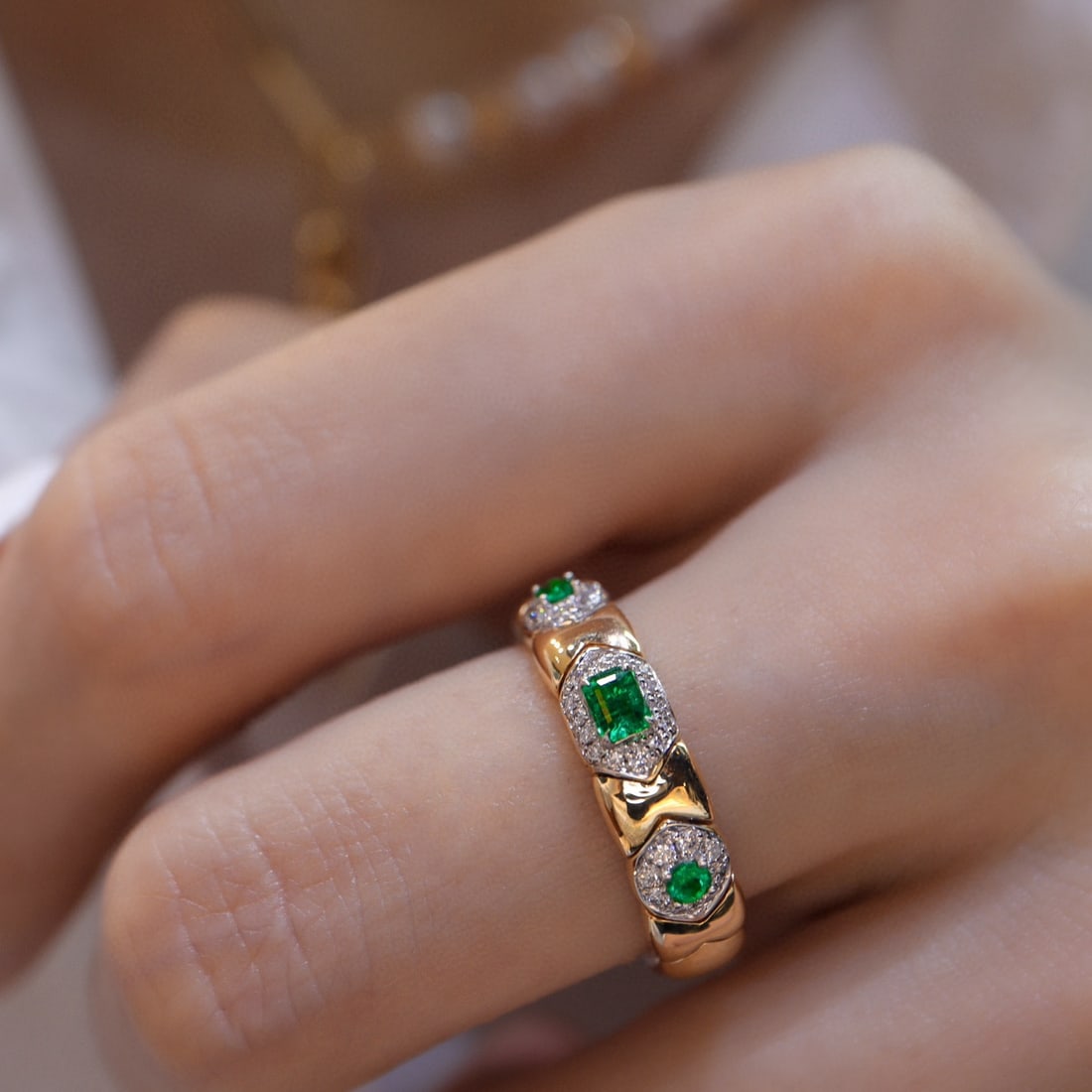 14k Gold 0.38 Ctw Natural Emerald & Diamond Ring - 6
