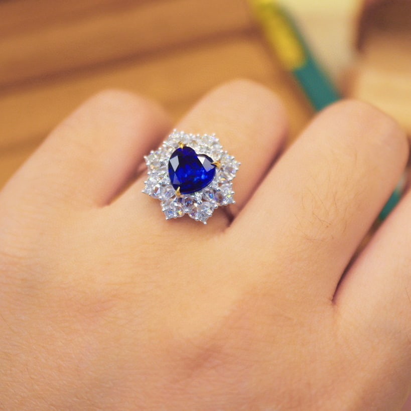 14k Gold 3.43 Ctw Natural Sapphire & Diamond Ring - 5