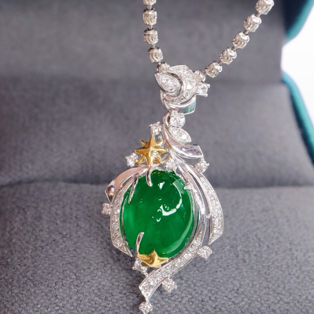 14k Gold 3.53 Ctw Vivid Green Natural Emerald & Diamond Pendant( Without Chain ): Ref:230994061 // gold content:14k gold // main gemstone:emerald // shape:oval // carat weight:3. 39ct // color:vivid green // treatment:natural // // adjacent gemstone 2 : diamond // shape:round //