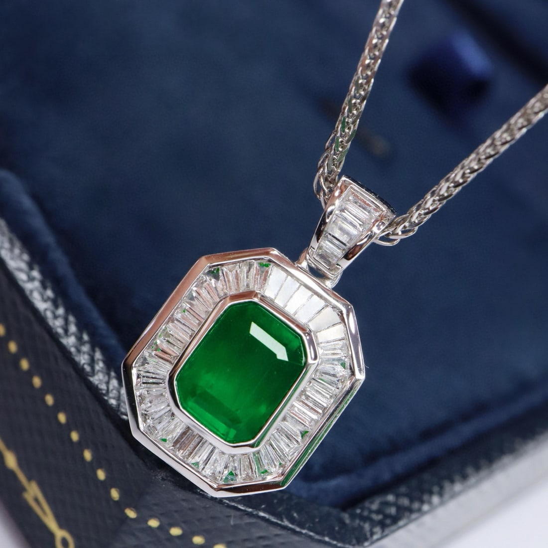 14k Gold 1.45 Ctw Vivid Green Natural Emerald & Diamond Pendant( Without Chain ) - 5
