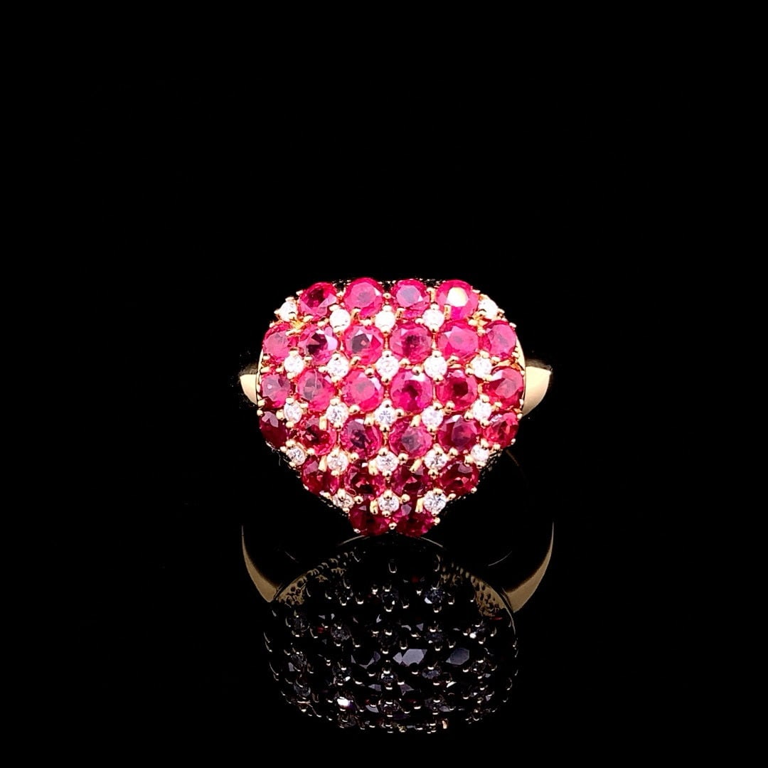 14k Gold 2.49 Ctw Natural Ruby & Diamond Ring: Ref:230994072 // gold content:14k gold // ring size:7. 25us // // main gemstone:ruby // shape:round // carat weight:2. 31ct // color:red // treatment:natural // cut grade:g // // adjacent gemstone 2 :