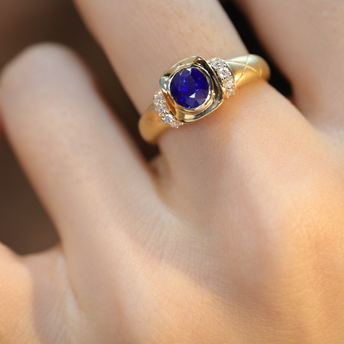 14k Gold 0.75 Ctw Natural Sapphire & Diamond Ring - 3