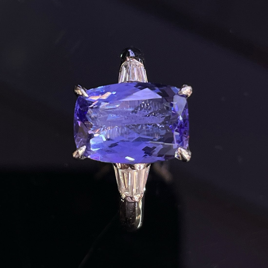 14k Gold 3.94 Ct Natural Tanzanite & Diamond Ring - 2