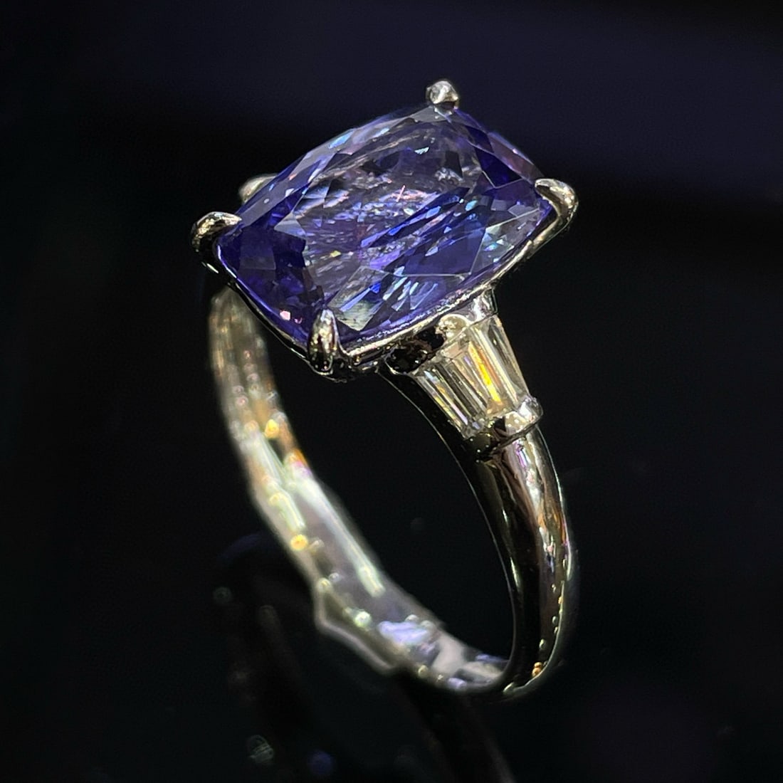 14k Gold 3.94 Ct Natural Tanzanite & Diamond Ring - 5