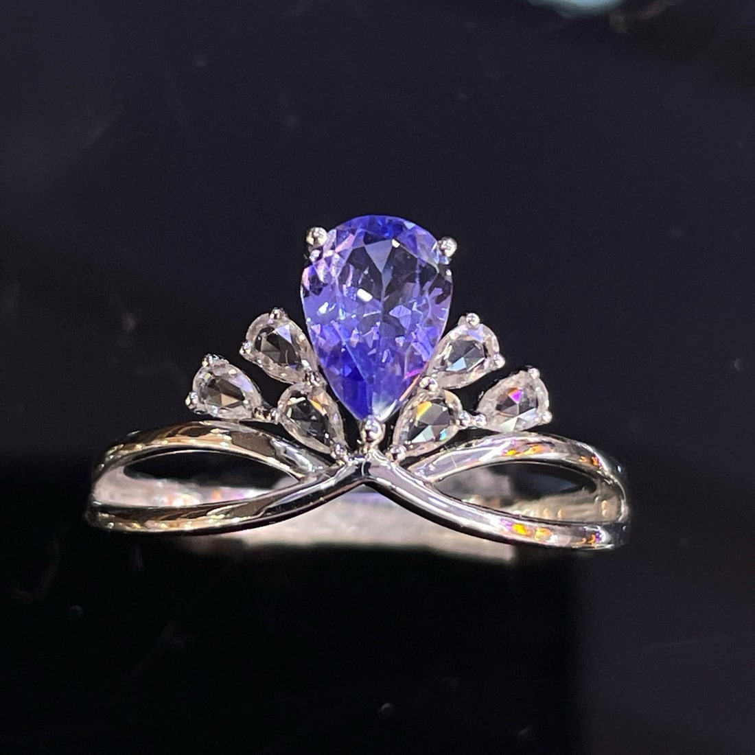 14k Gold 0.70 Ct Natural Tanzanite & Sapphire Ring: Ref:230994083 // gold content:14k gold // ring size:7. 25us // // main gemstone:tanzanite // shape:pear // carat weight:0. 70ct // color:blue // treatment:natural // // adjacent gemstone 2 : sapphire
