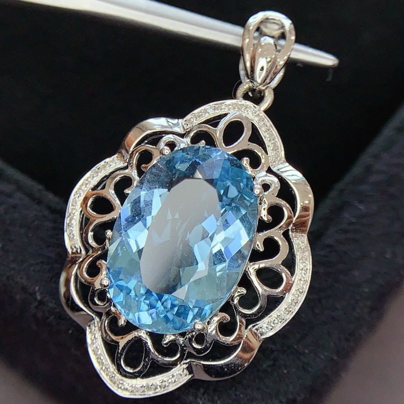 14k Gold 6.0 Ct Natural Aquamarine & Diamond Pendant( Without Chain ) - 2