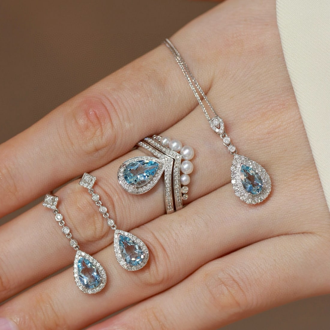 14k Gold 3.25 Ct Natural Aquamarine & Diamond Jewelry Set: Ref:230994089 // gold content:14k gold // ring size:7. 25us // // necklace // main gemstone:aquamarine // shape:pear // carat weight:0. 75ct // color:blue // treatment:natural // // adjacent gemstone 