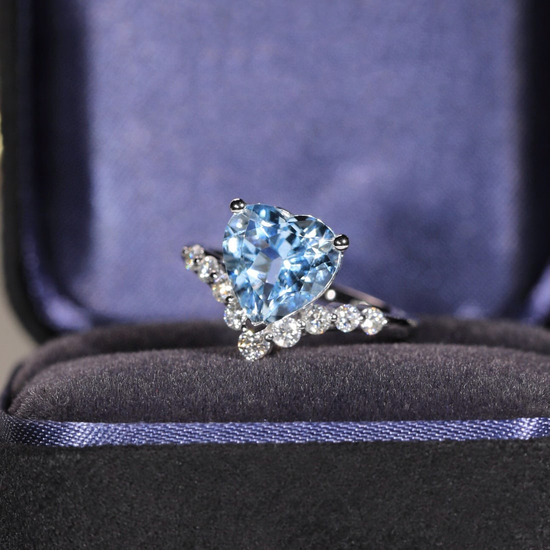 14k Gold 2.38 Ct Natural Aquamarine & Diamond Ring - 5