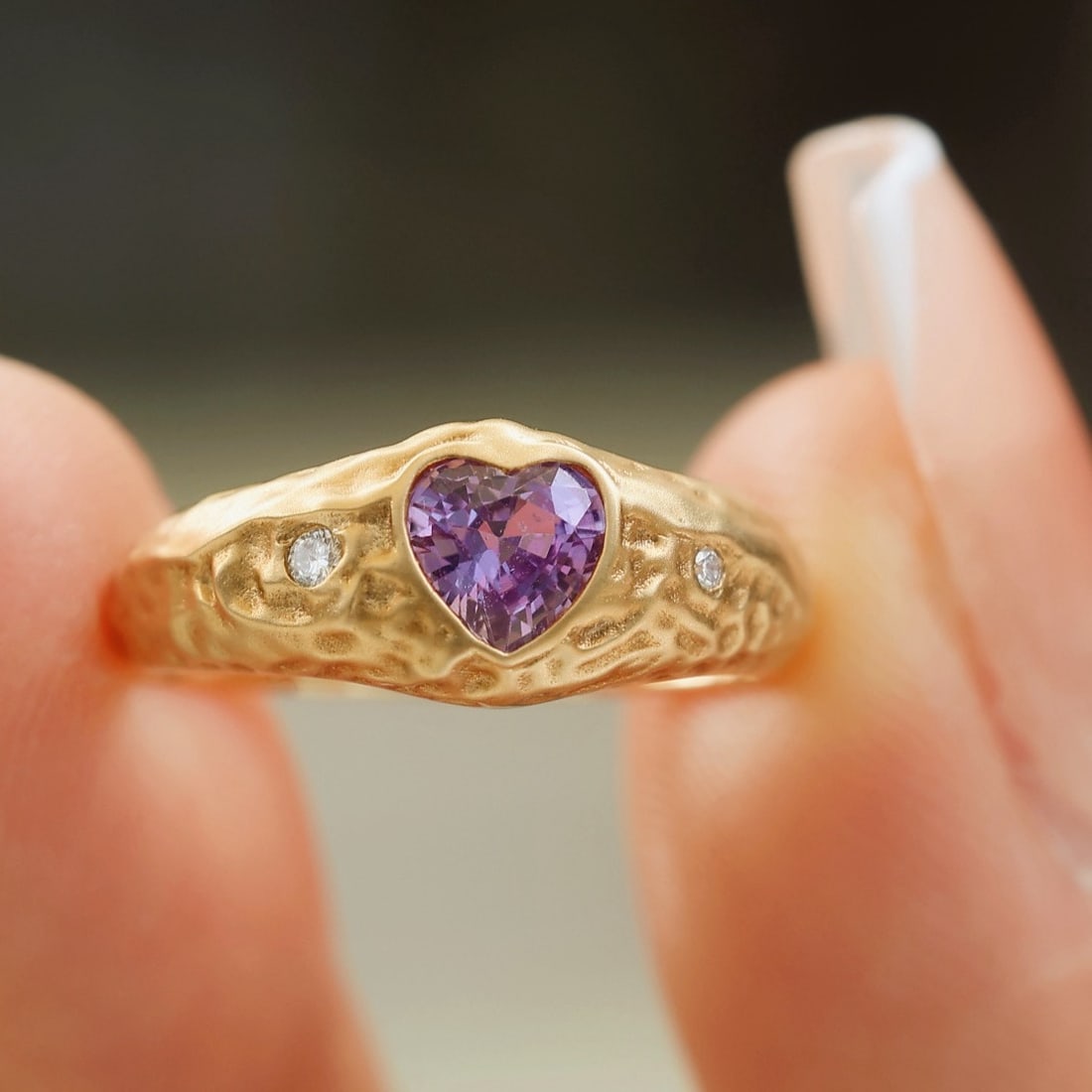 14k Gold 0.61 Ct Natural Sapphire & Diamond Ring: Ref:230994099 // gold content:14k gold // ring size:7. 25us // // main gemstone:sapphire // shape:heart // carat weight:0. 61ct // color:purple // treatment:natural // // adjacent gemstone 2 : diamond