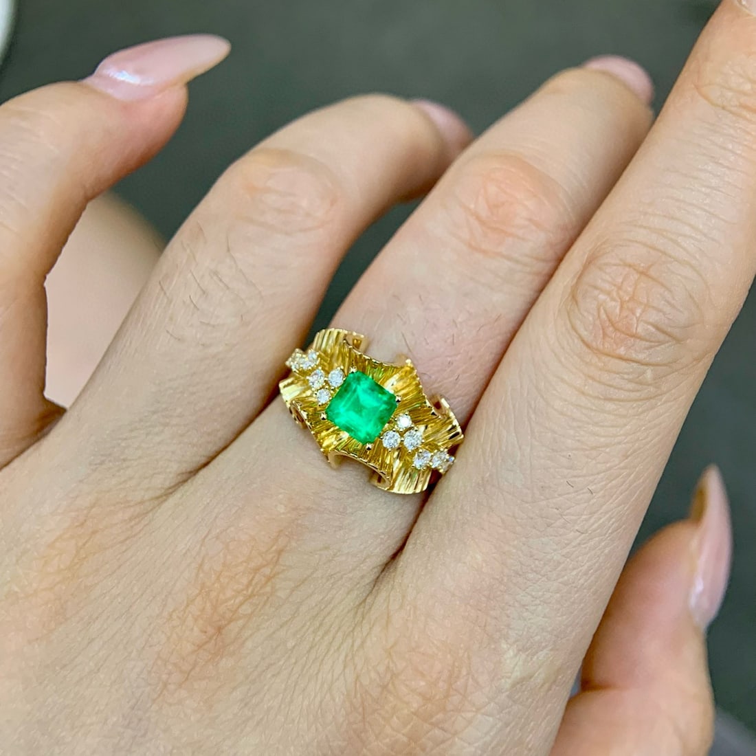14k Gold 1.27 Ctw Vivid Green Natural Emerald & Diamond Ring - 2